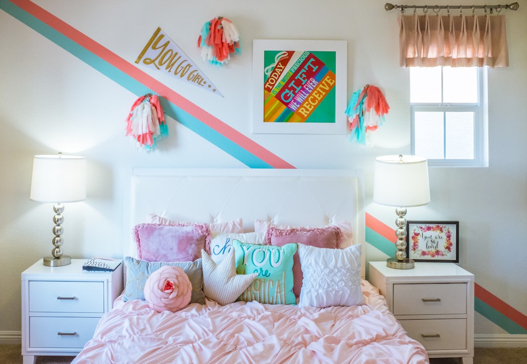 Pastelkleurig schilderij met wolken voor babykamer. Pastelkleurig schilderij met wolken voor babykamer.